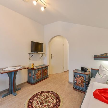 Ferienhotel Hahn Garni โรพอลดิง ภายนอก รูปภาพ