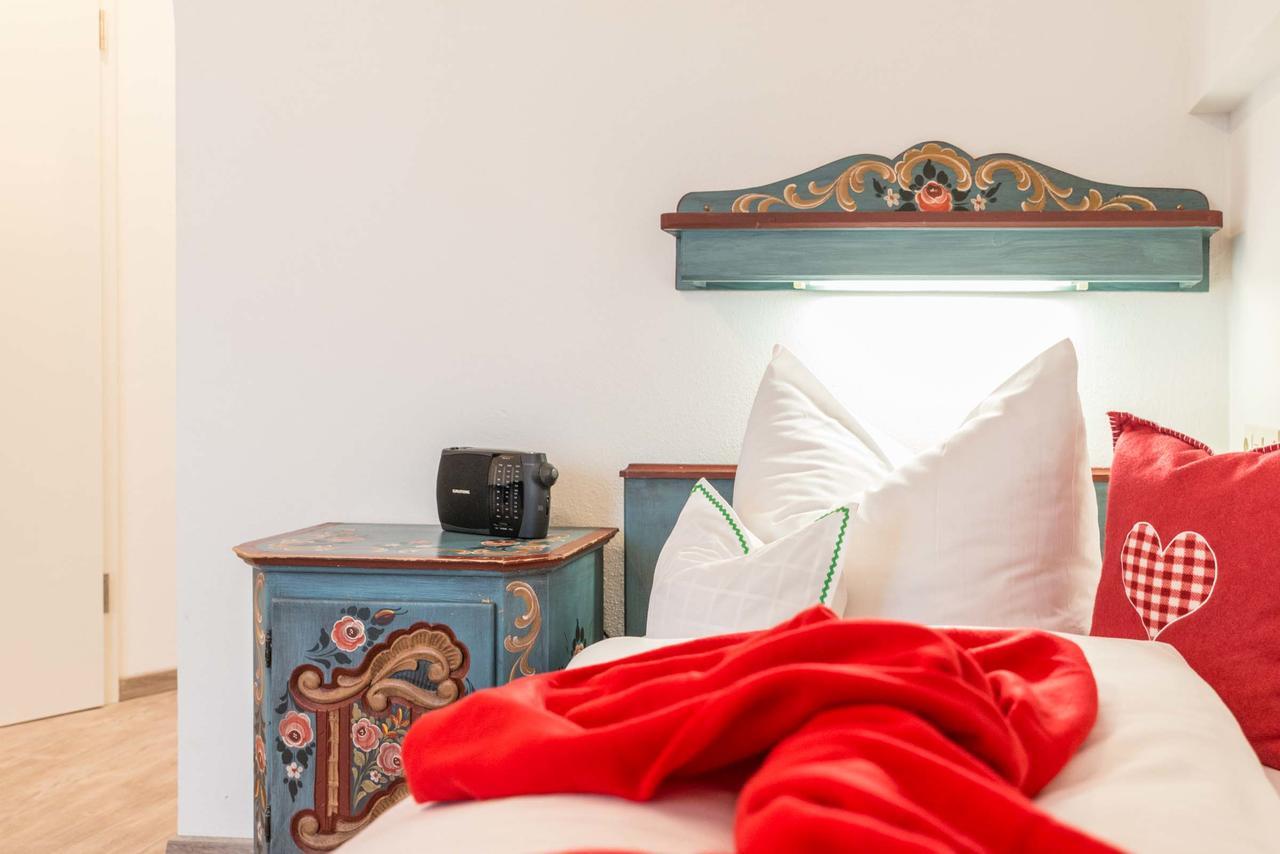 Ferienhotel Hahn Garni โรพอลดิง ภายนอก รูปภาพ