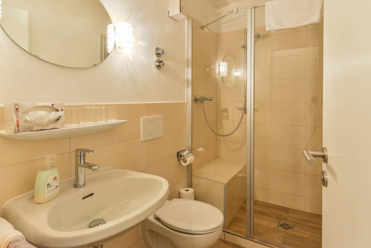 Ferienhotel Hahn Garni โรพอลดิง ภายนอก รูปภาพ