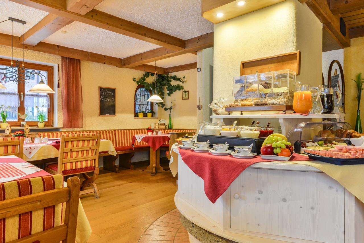 Ferienhotel Hahn Garni โรพอลดิง ภายนอก รูปภาพ